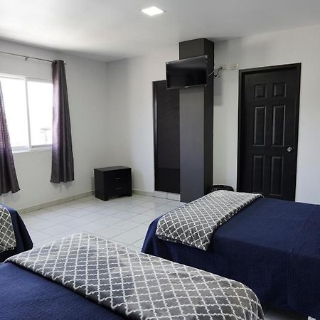 Hotel San Luis Сан Хуан де лос Лагос Екстериор снимка